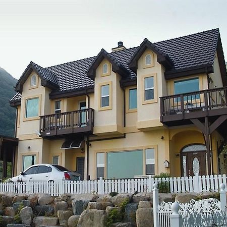 Bins House Pension Namhae Exterior photo